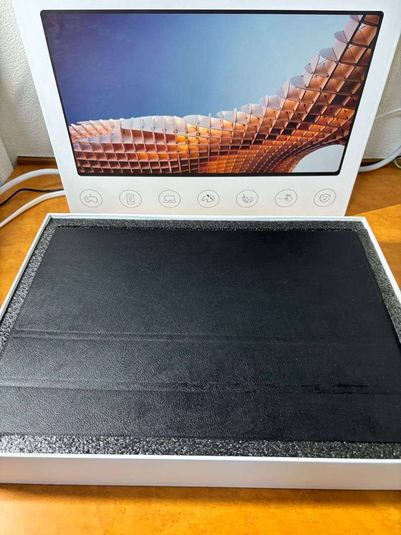 モバイルモニター　16.1インチ　2.5K 144Hz