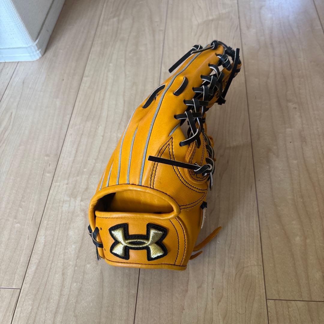 Under Armour 軟式グローブ イエロー