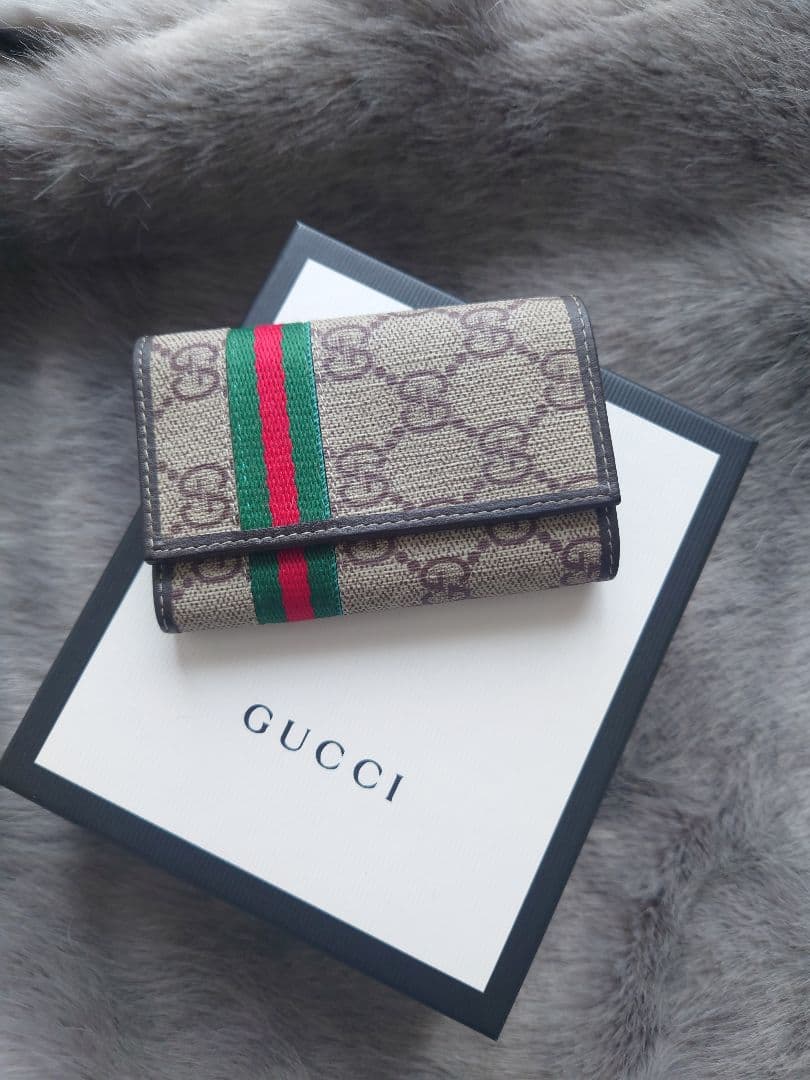 【極美品】【GUCCI 】GGスプリーム 6連キーケース シェリーライン