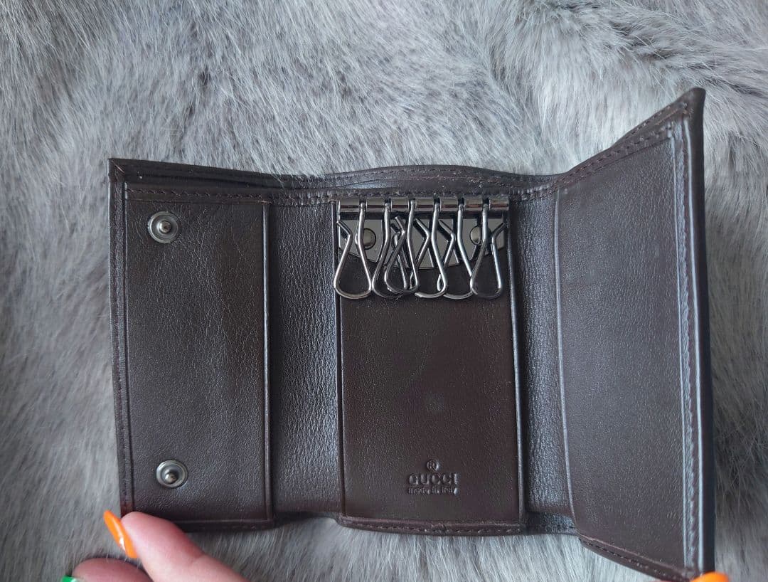 【極美品】【GUCCI 】GGスプリーム 6連キーケース シェリーライン