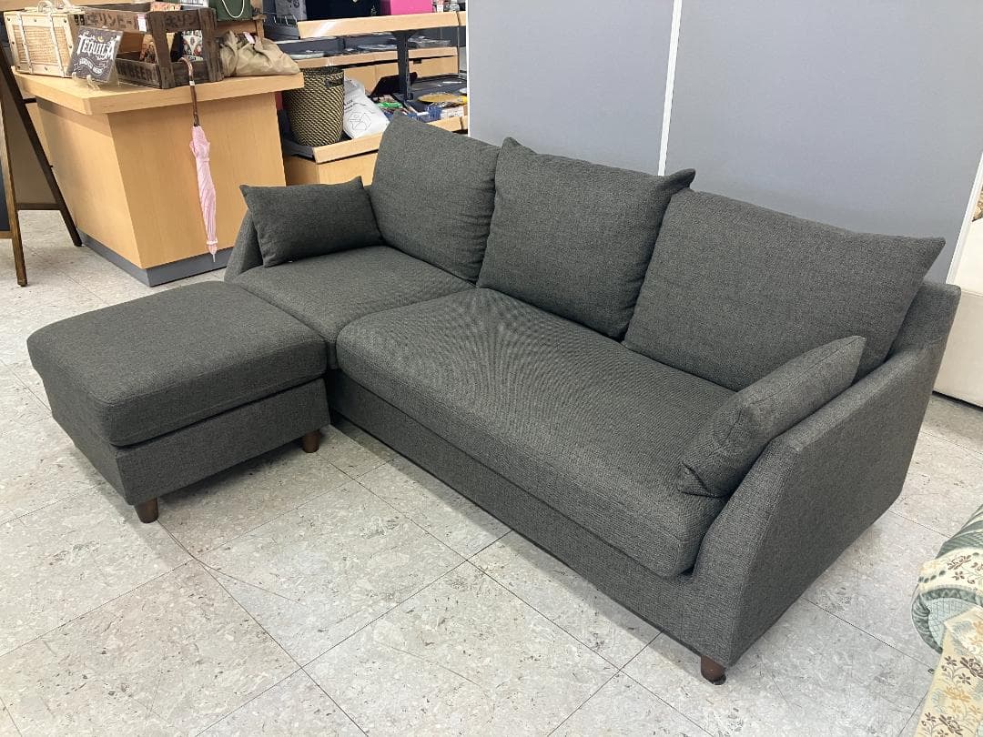 KEYUCA 3人掛けソファ オットマン付き グレー