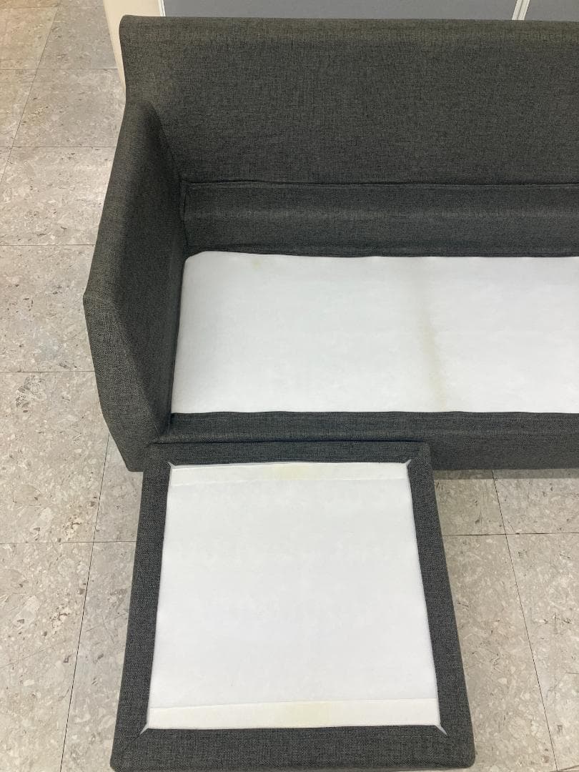 KEYUCA 3人掛けソファ オットマン付き グレー