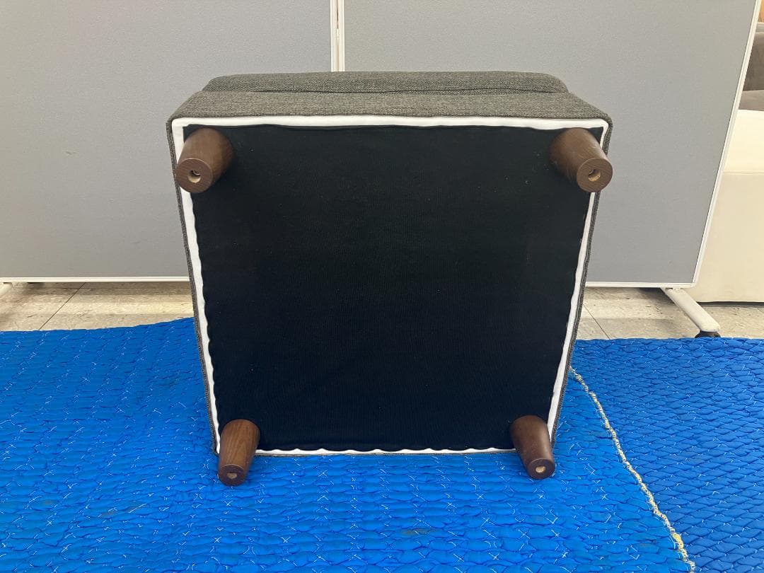 KEYUCA 3人掛けソファ オットマン付き グレー