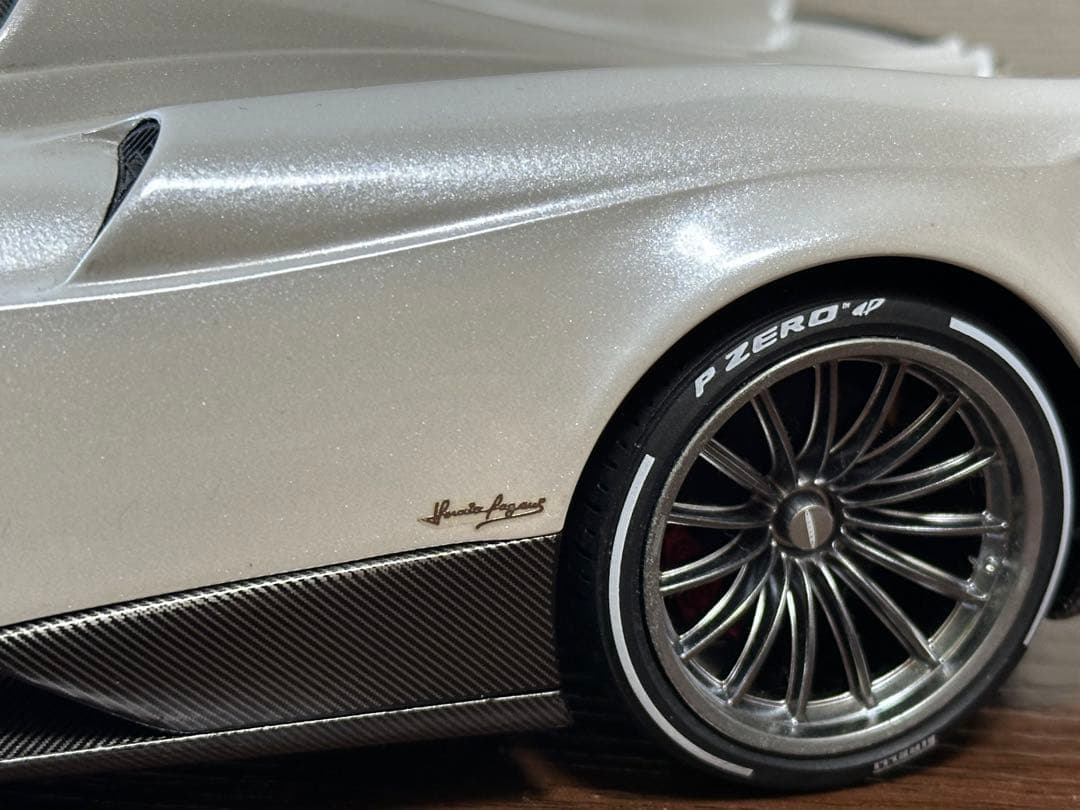 1/18 LCD Pagani Huayra パガーニウアイラロードスター