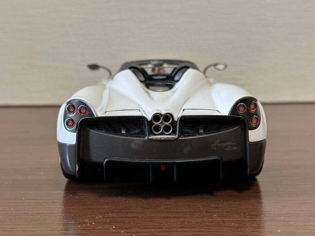 1/18 LCD Pagani Huayra パガーニウアイラロードスター