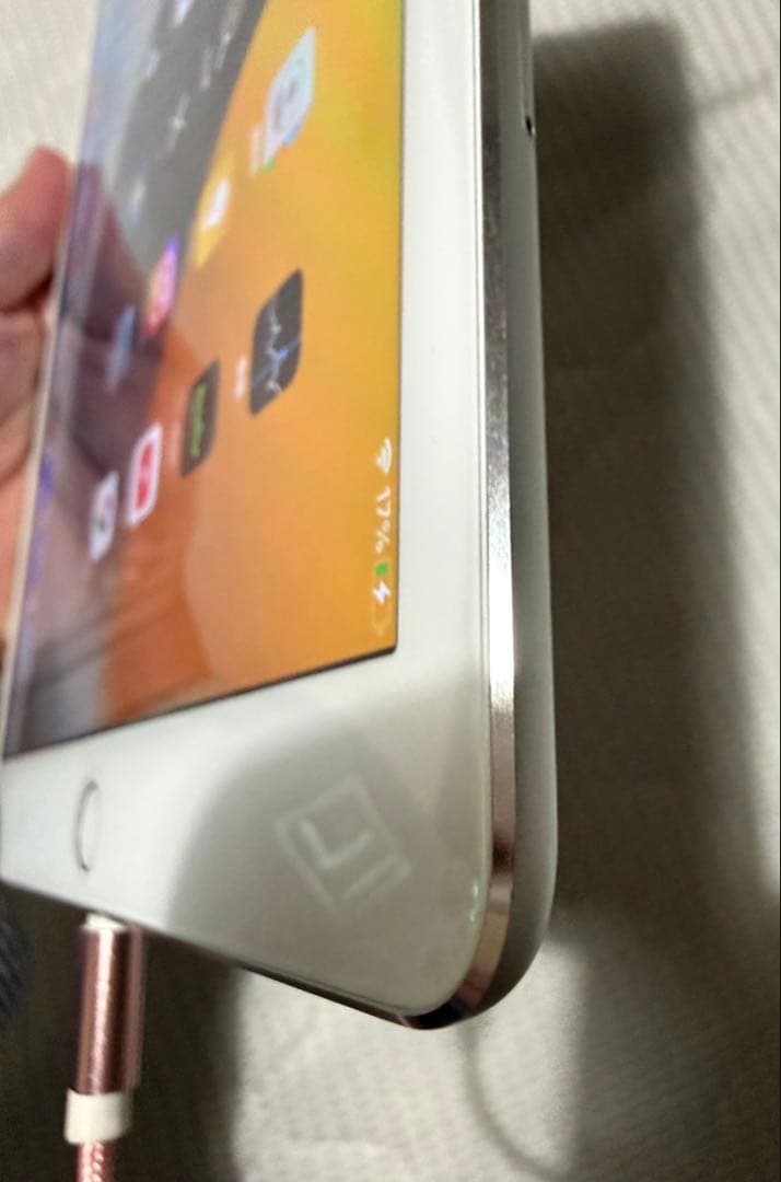 Apple iPadAir2 64GB Wi-Fi+セルラー　シルバー　美品