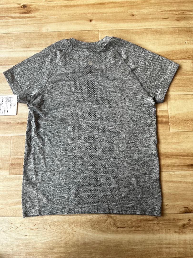 lululemon Swiftly 半袖　グレー