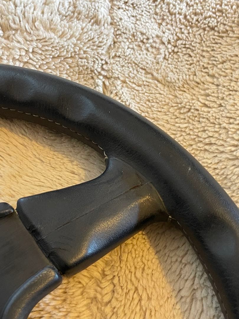 Cobra Momo ステアリングホイール　イタリア製