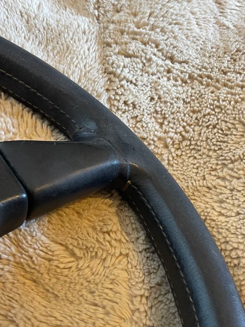 Cobra Momo ステアリングホイール　イタリア製