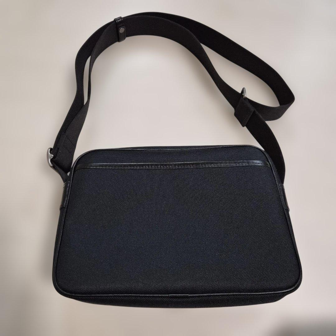 美品　HUNTING WORLD パッチ付きショルダーバッグ