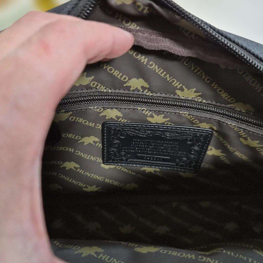 美品　HUNTING WORLD パッチ付きショルダーバッグ