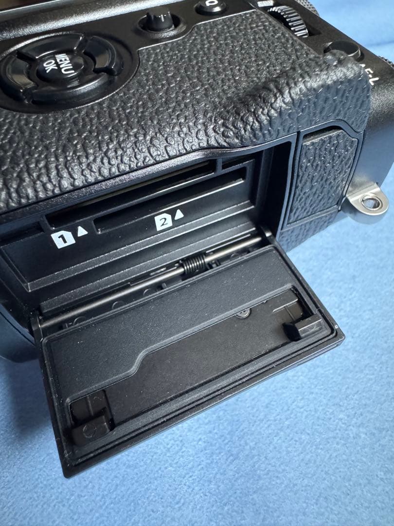 【美品】X-T3 FUJIFILM ボディ、純正バッテリー2個付き