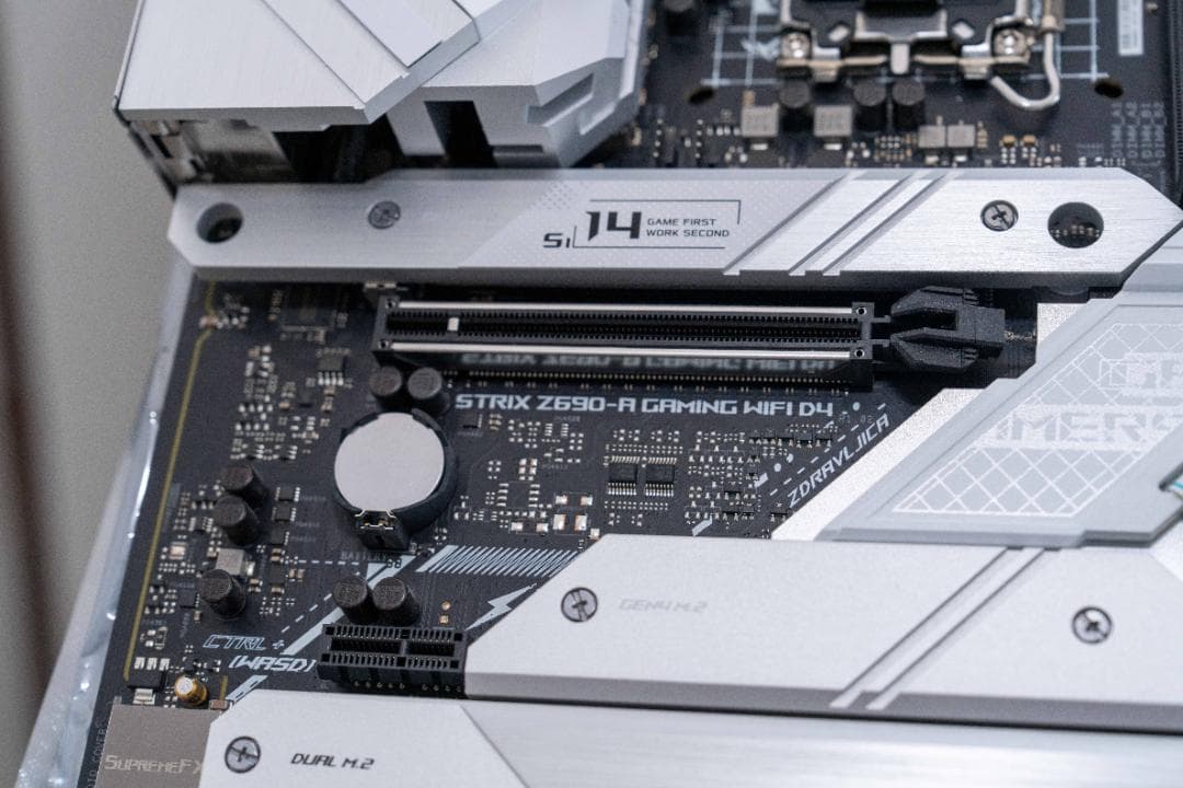 マザーボード ASUS ROG STRIX Z690-A GAMING WIFI D4