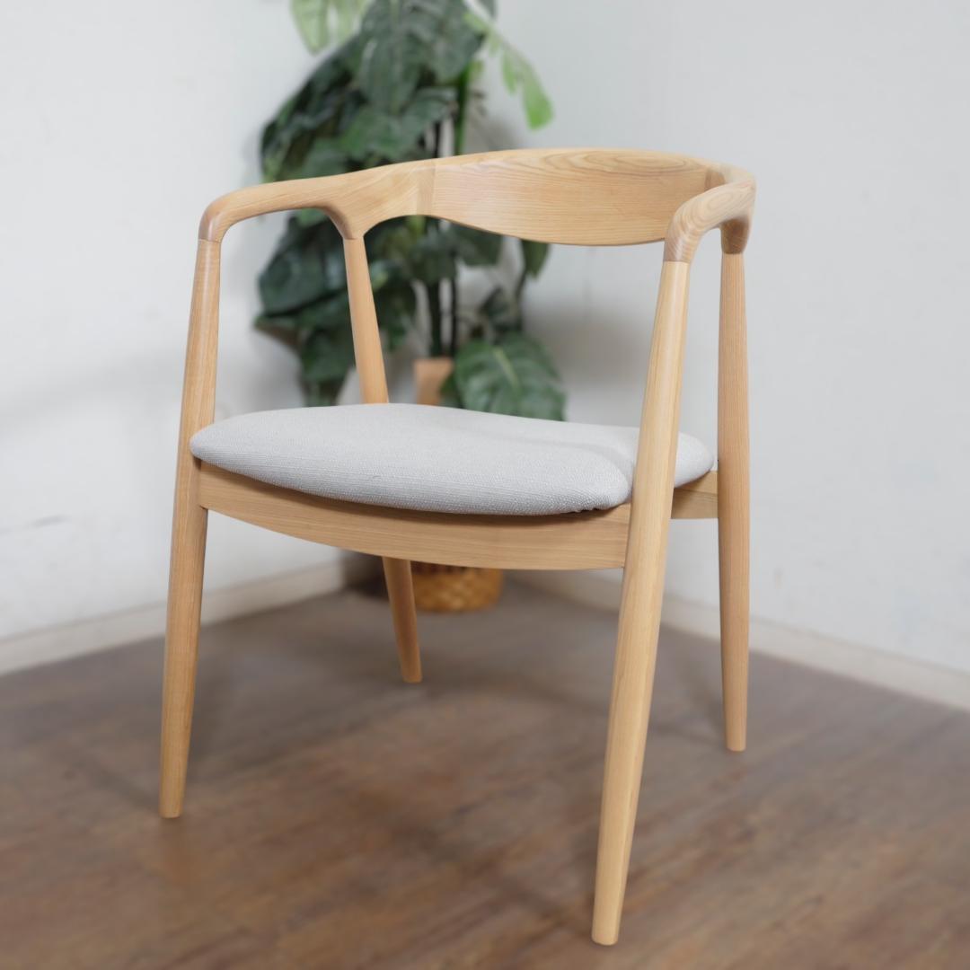 【新品】おしゃれ　曲木 ダイニングチェア 肘掛け付き　アッシュ無垢材