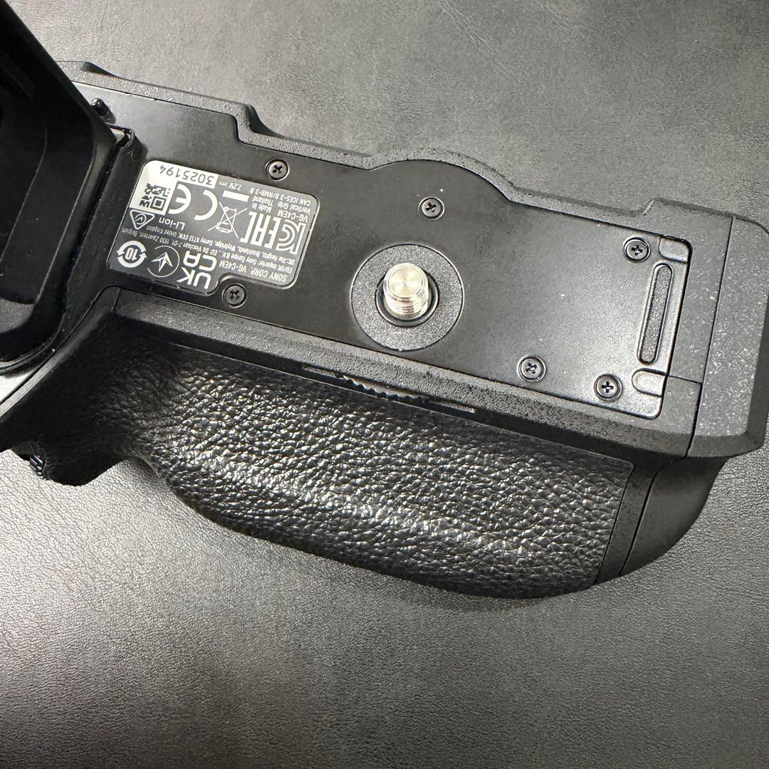 SONY 縦位置グリップ VG-C4EM 極美品　113