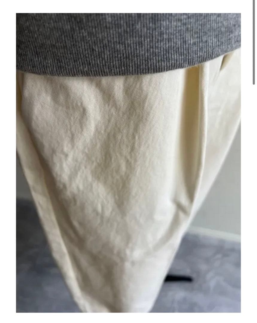 【てん】【新品】JULYNINE チノパン/アッシュホワイト　Ｍサイズ