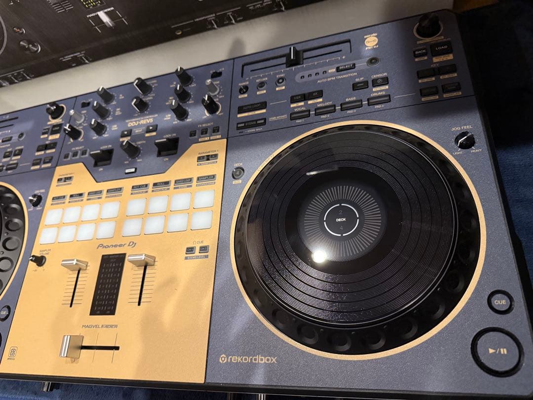 Pioneer DJ DDJ-REV5 スキンカスタム(ブルー&ベージュ)