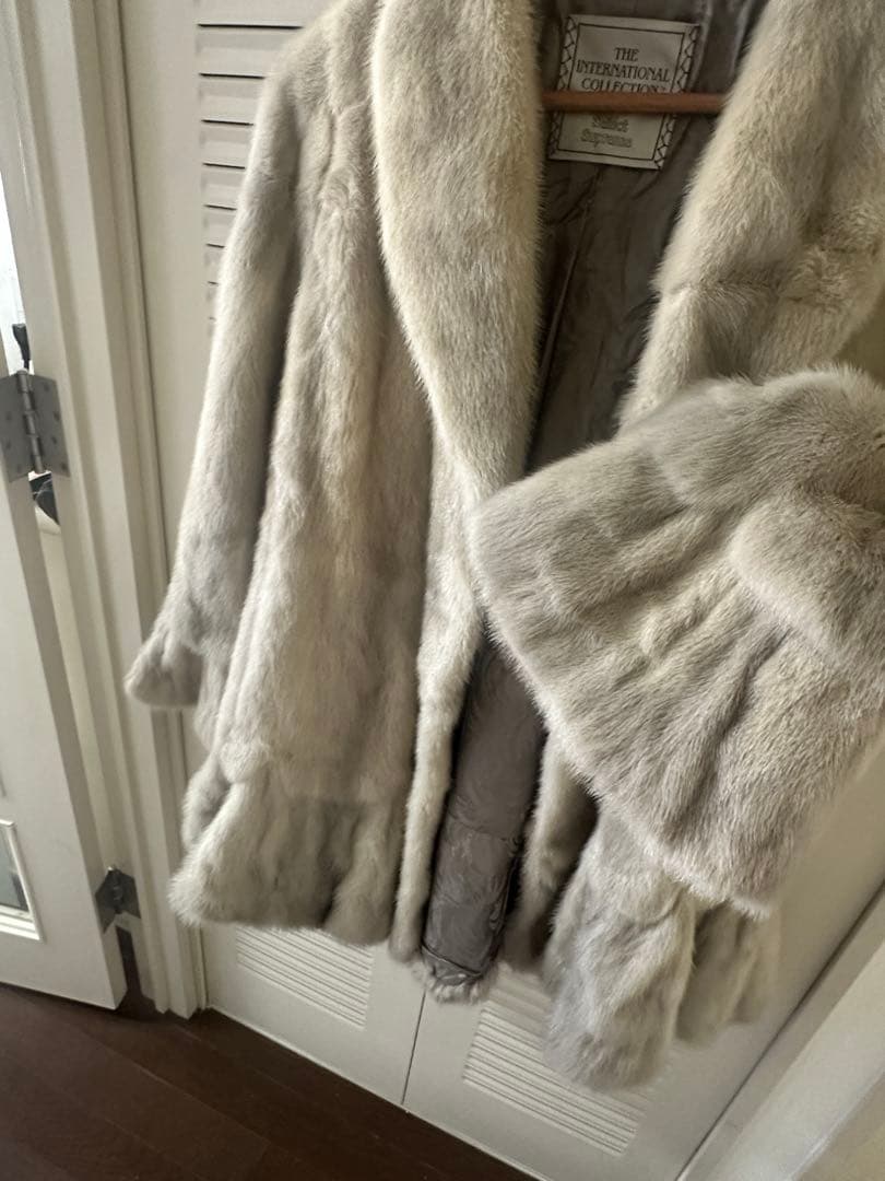 希少ベージュグレーカラー 高級THE INTERNATIONAL ミンクコート
