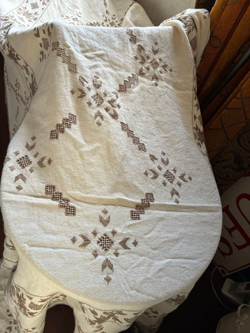 フランス　アンティーク　大判カバー　テーブル　ベッド　カバー　クロス　刺繍　B