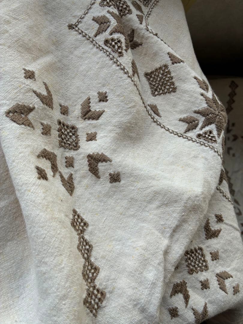 フランス　アンティーク　大判カバー　テーブル　ベッド　カバー　クロス　刺繍　B