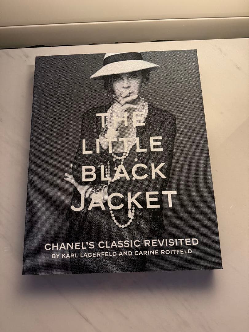 THE LITTLE BLACK JACKET 初版 2012年シャネル 写真集
