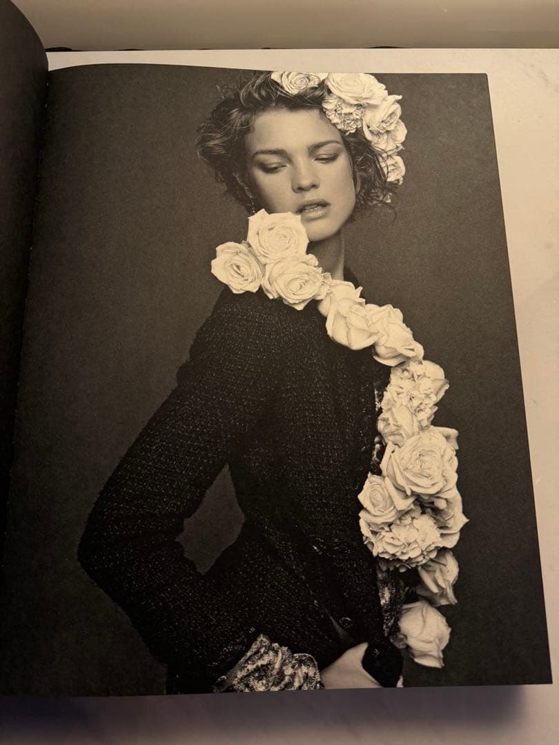 THE LITTLE BLACK JACKET 初版 2012年シャネル 写真集