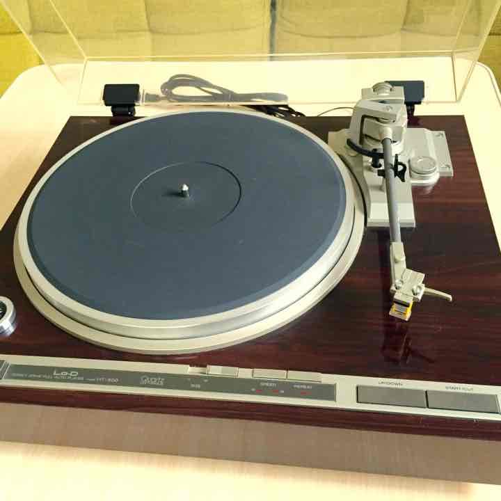 レコードプレーヤー:Lo-D HT-500、ダイレクトドライブ機構