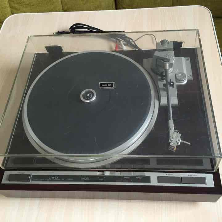 レコードプレーヤー:Lo-D HT-500、ダイレクトドライブ機構