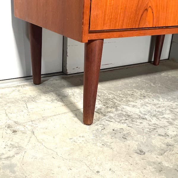 北欧ビンテージ　４段チェスト　ローチェスト　サイドボード　チーク材