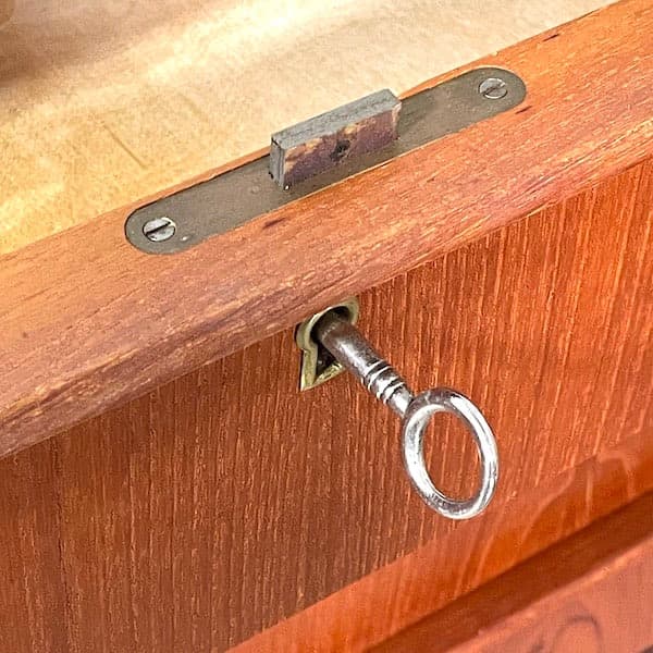 北欧ビンテージ　４段チェスト　ローチェスト　サイドボード　チーク材