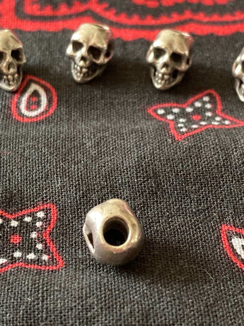 工房あるじゃん　90′sシルバースカルビーズ　激レア