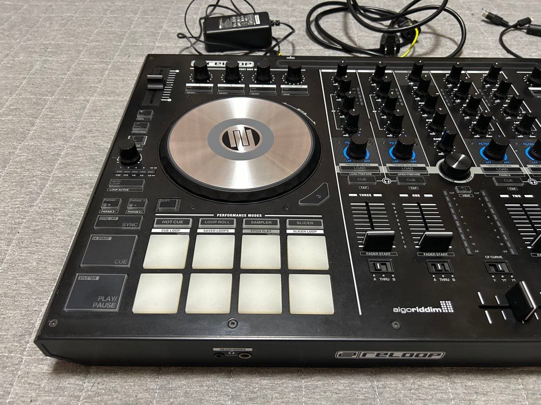 Reloop MIXON4 DJコントローラー