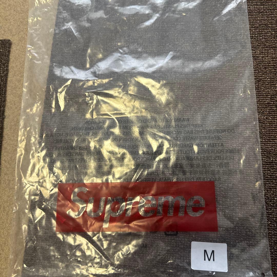 supremeスモールロゴmサイズ