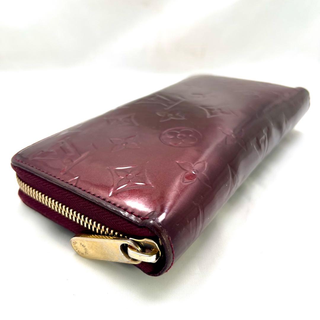 ルイヴィトン ヴェルニ ワイン ジッピーウォレット モノグラム M93575