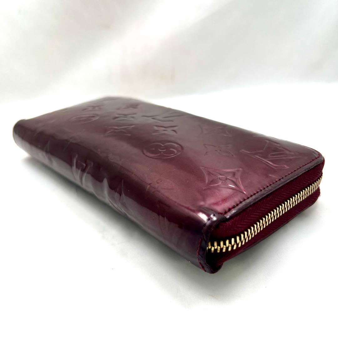 ルイヴィトン ヴェルニ ワイン ジッピーウォレット モノグラム M93575