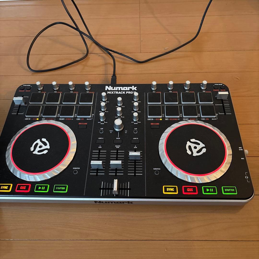 Numark Mixtrack Pro DJコントローラー