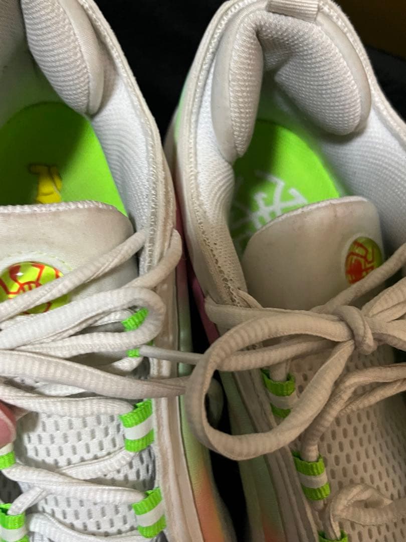 adidas DON ISSUE 6 HARIBOコラボ シューズ