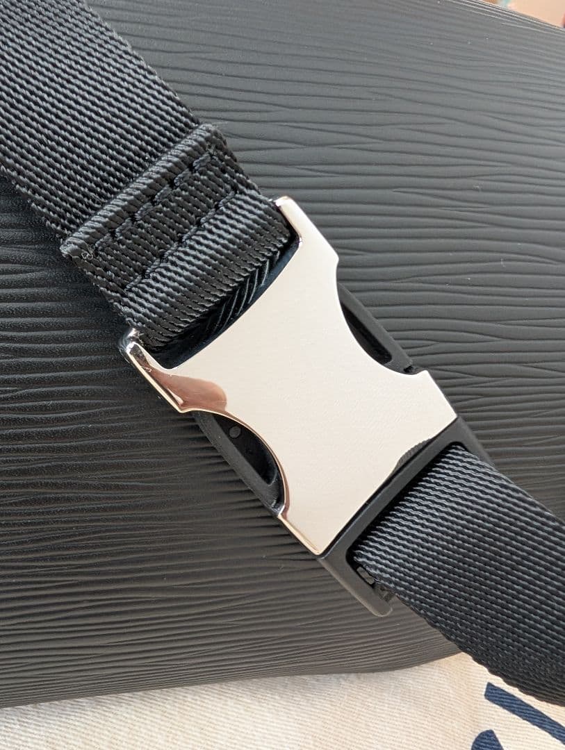 K*G様 ルイヴィトン M53300 エピライン サークル バムバッグ ブラック