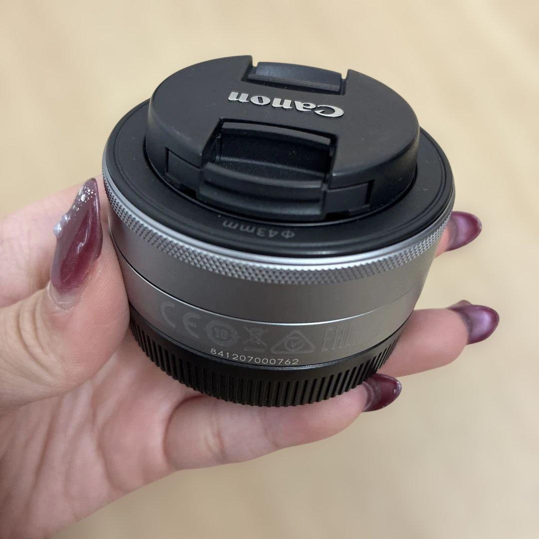 動作未確認　Canon EOS M ホワイト ミラーレスカメラ