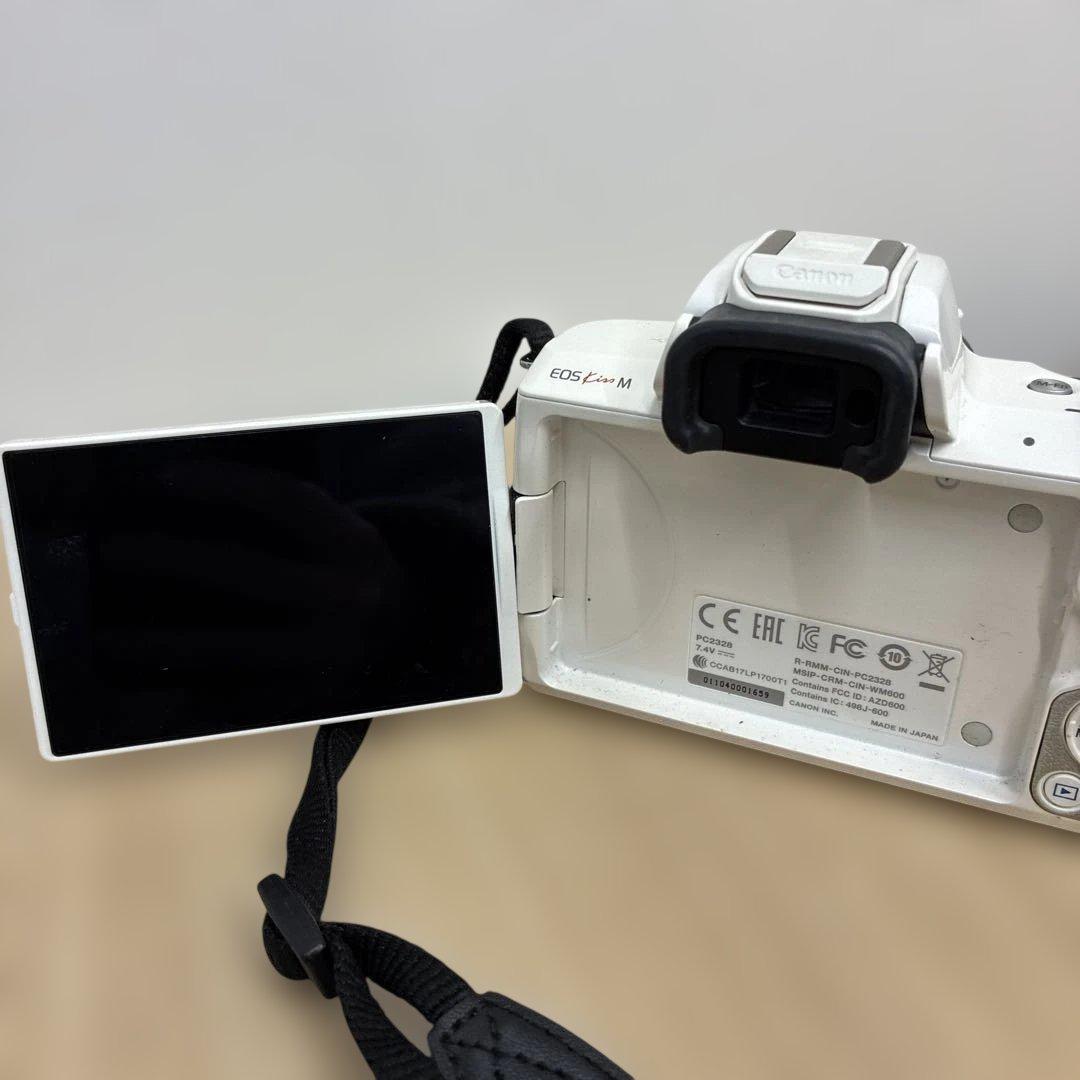 動作未確認　Canon EOS M ホワイト ミラーレスカメラ