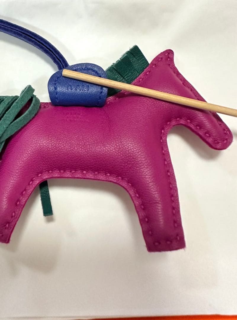 HERMES エルメス　ロデオ　チャーム　PM