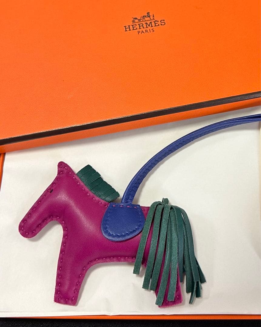 HERMES エルメス　ロデオ　チャーム　PM