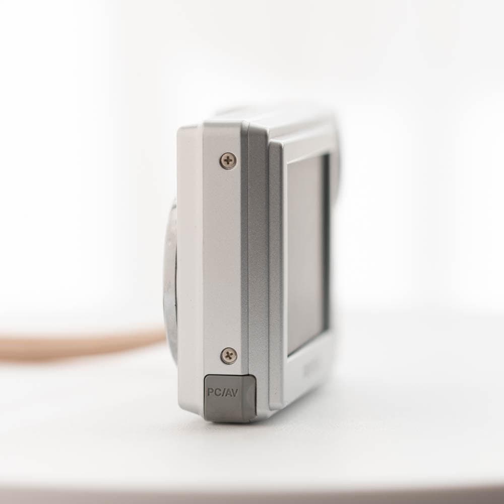 【単3電池で動く平成レトロなコンデジ】PENTAX optio M10