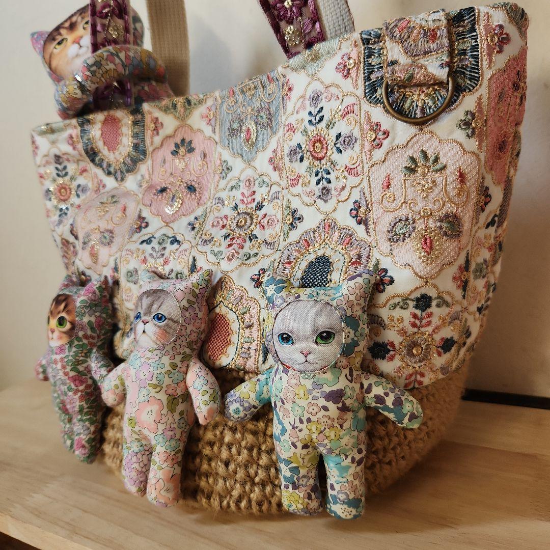れ*ゃ様 コヤンイサムチョン　インド刺繍生地のカゴバック　ハンドメイド