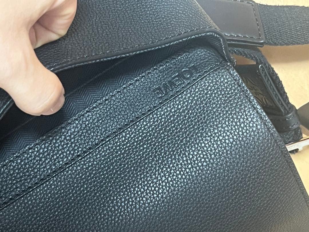 ロエベ ミリタリー　ボディ　ショルダー　バック