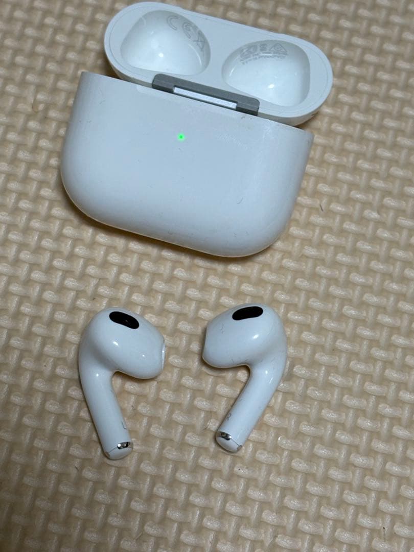 Apple AirPods ワイヤレスイヤホン 第三世代