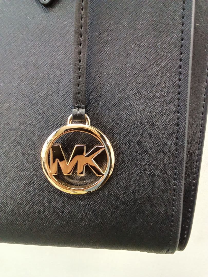 【あいうさん専用】MICHAEL KORS ブラックハンドバッグ