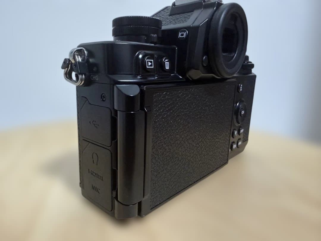 Nikon Zf ブラック 充電器、メモリカード付