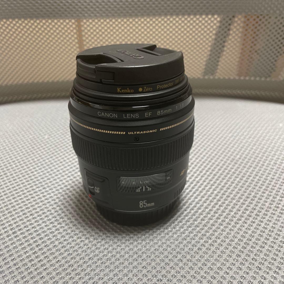 Canon EF 85mm f/1.8 USM レンズ、プロテクター、フード付き
