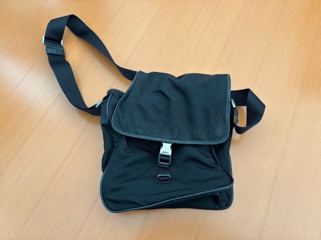 PRADA（プラダ）ミラノ ナイロン ショルダーバッグ／メッセンジャーバッグ